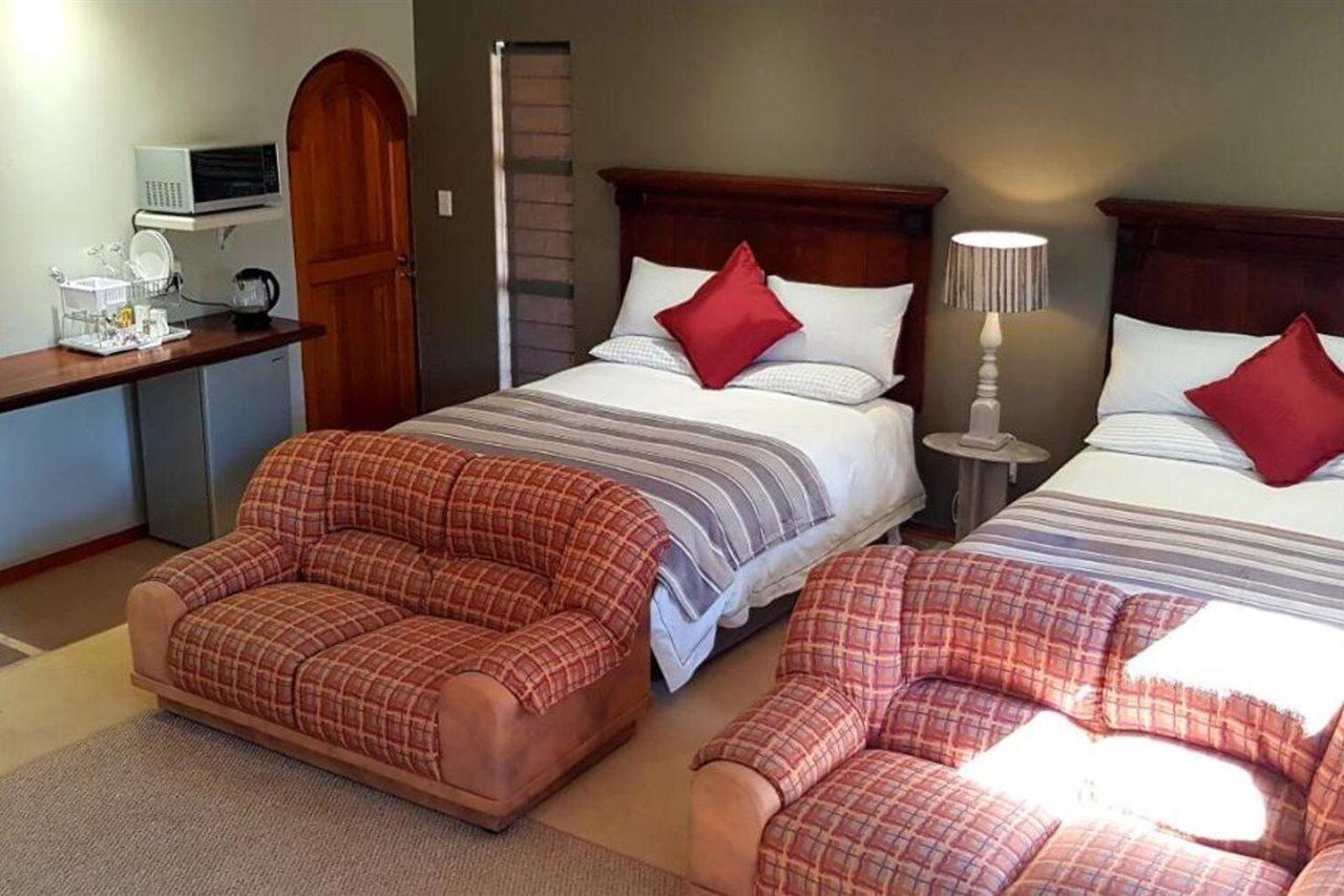 Butlers Crown Hotel Клерксдорп Екстериор снимка