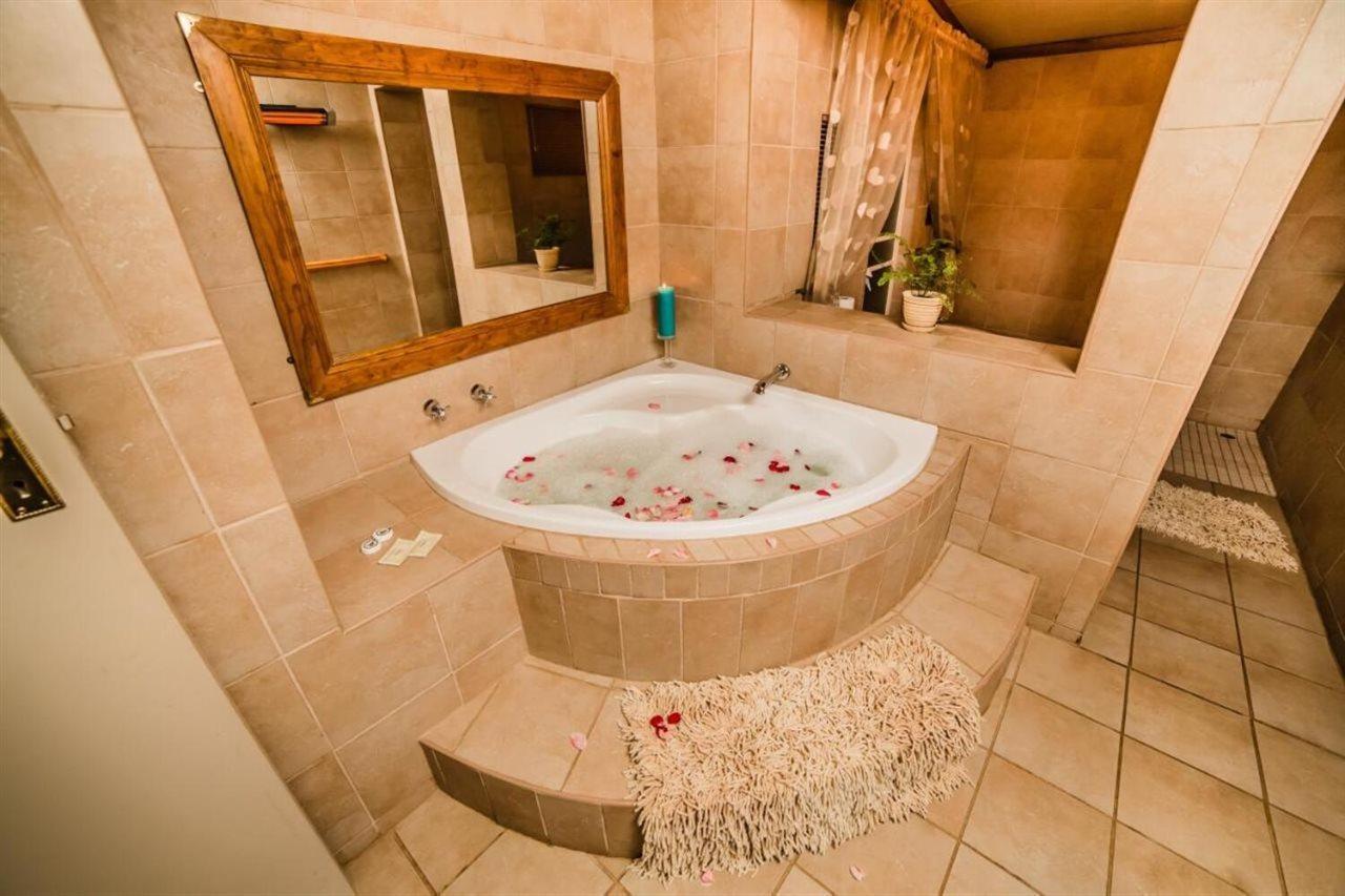 Butlers Crown Hotel Клерксдорп Екстериор снимка
