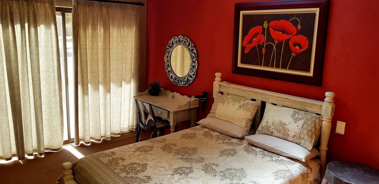 Butlers Crown Hotel Клерксдорп Екстериор снимка