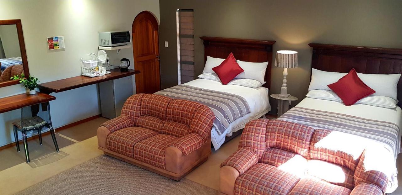 Butlers Crown Hotel Клерксдорп Екстериор снимка