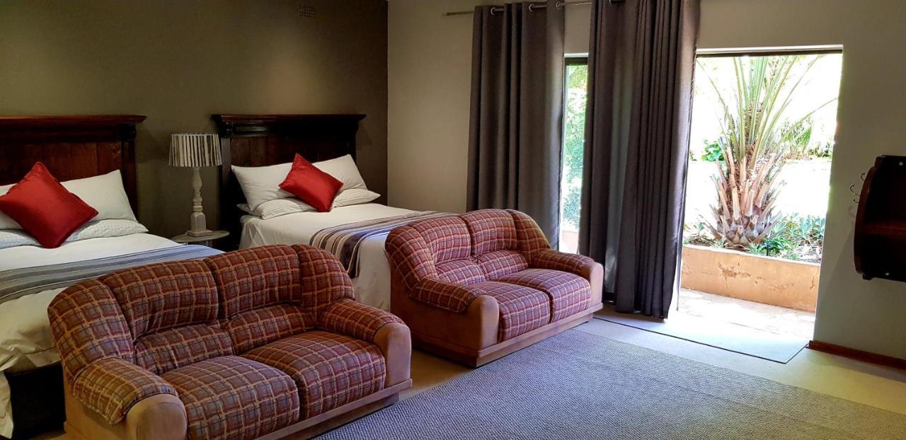 Butlers Crown Hotel Клерксдорп Екстериор снимка